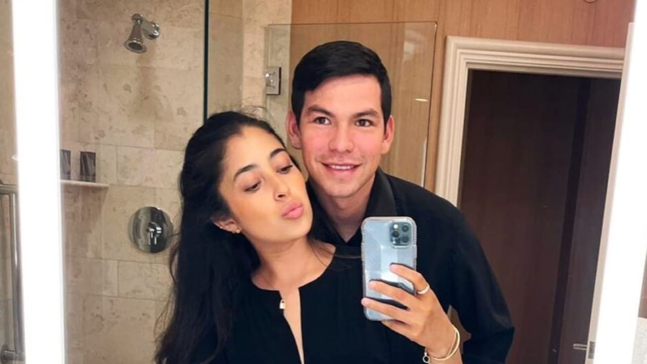 Hirving Lozano Wife Ana Obregon