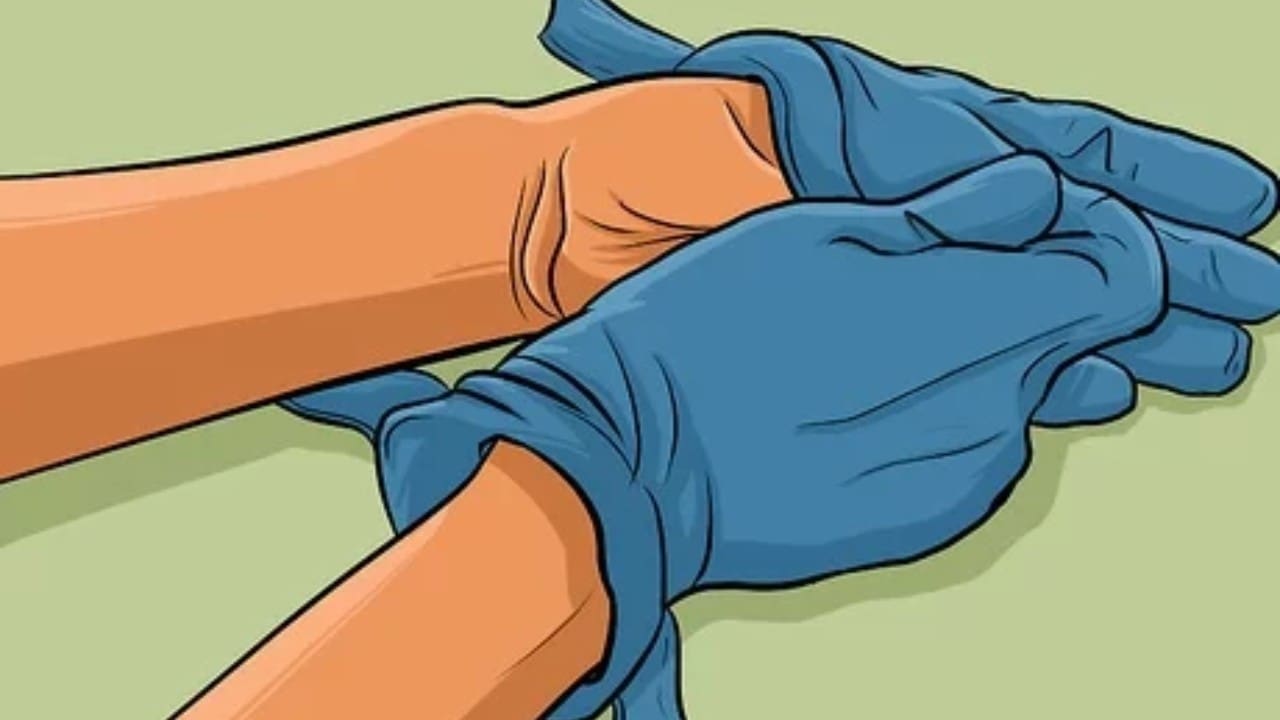 How to Get Smell Out of Football Gloves How to Get Smell Out of Football Gloves