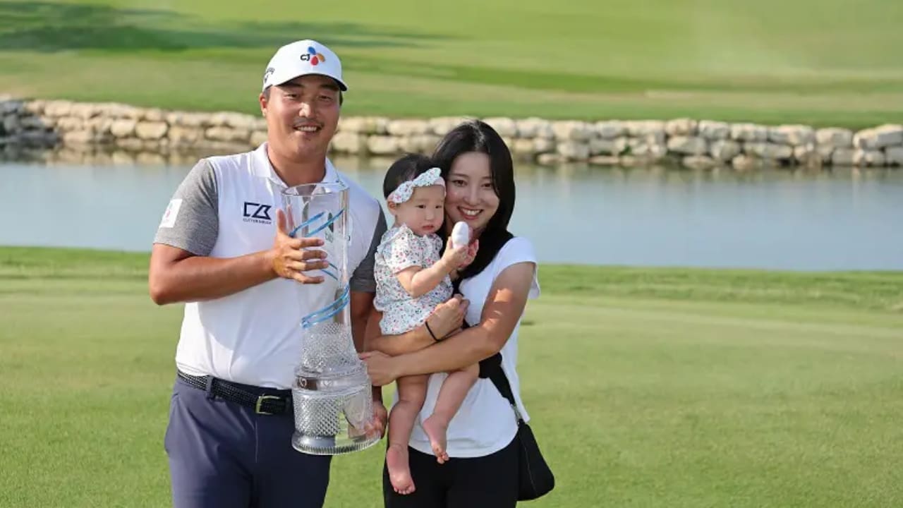 K. H. Lee is married to Joo Yeon Yu