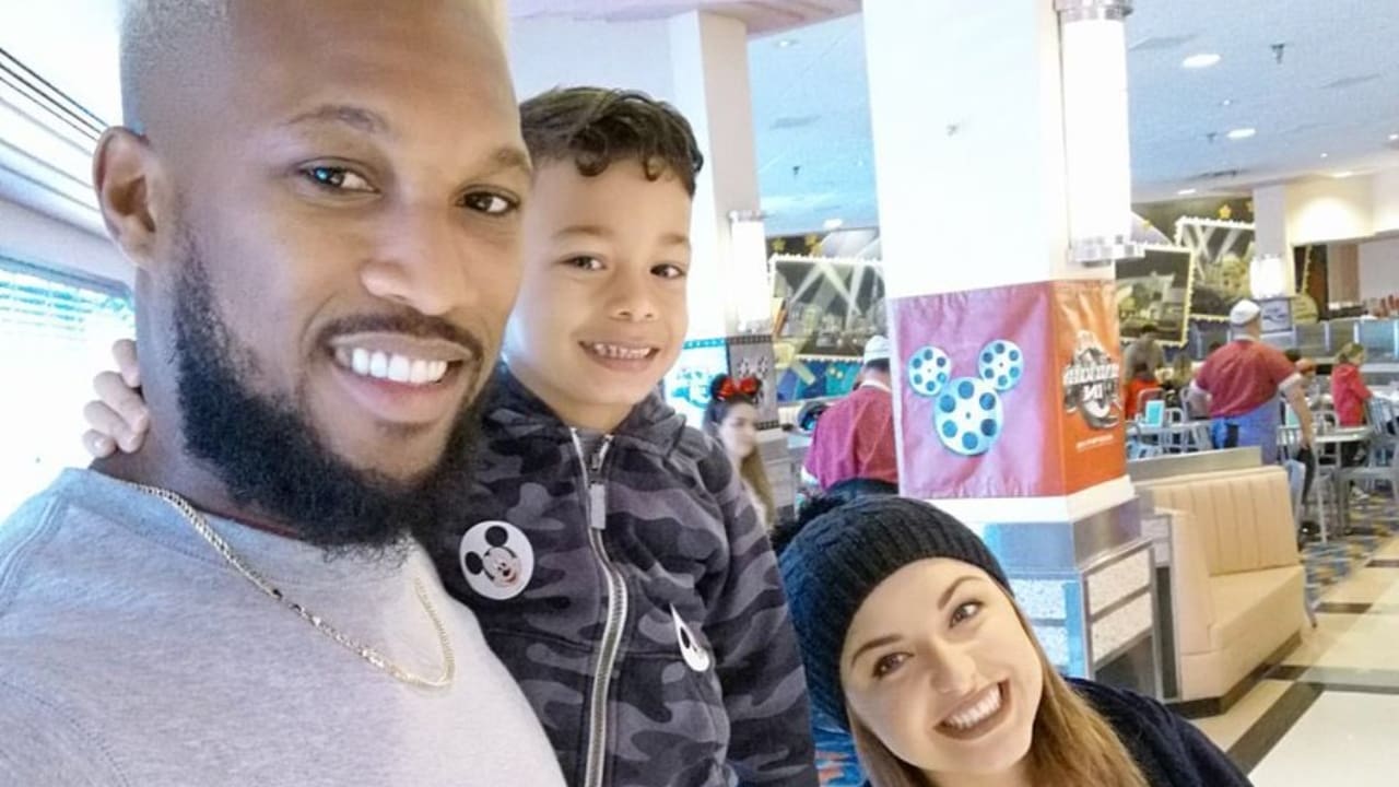 Kendall Waston on Twitter Disfrutando en familia