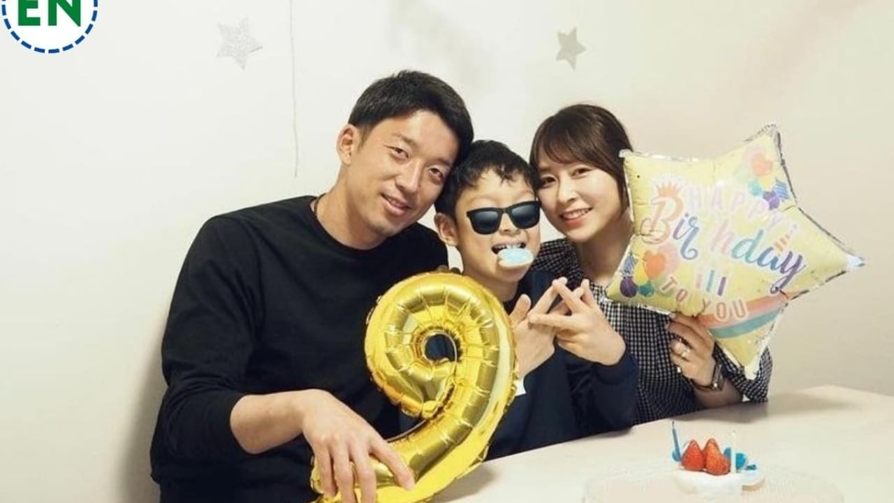 Shuichi Gonda with his wife Biography