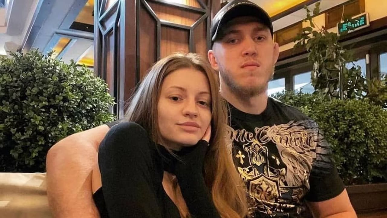 Spivak’s gorgeous wife is Yana Spivak