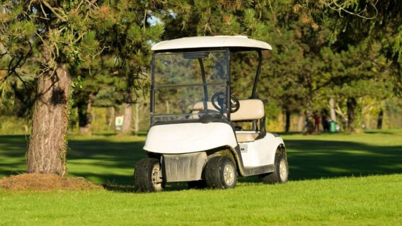 Step-by-Step Instructions on How to Jack Up a Golf Cart Step-by-Step Instructions on How to Jack Up a Golf Cart