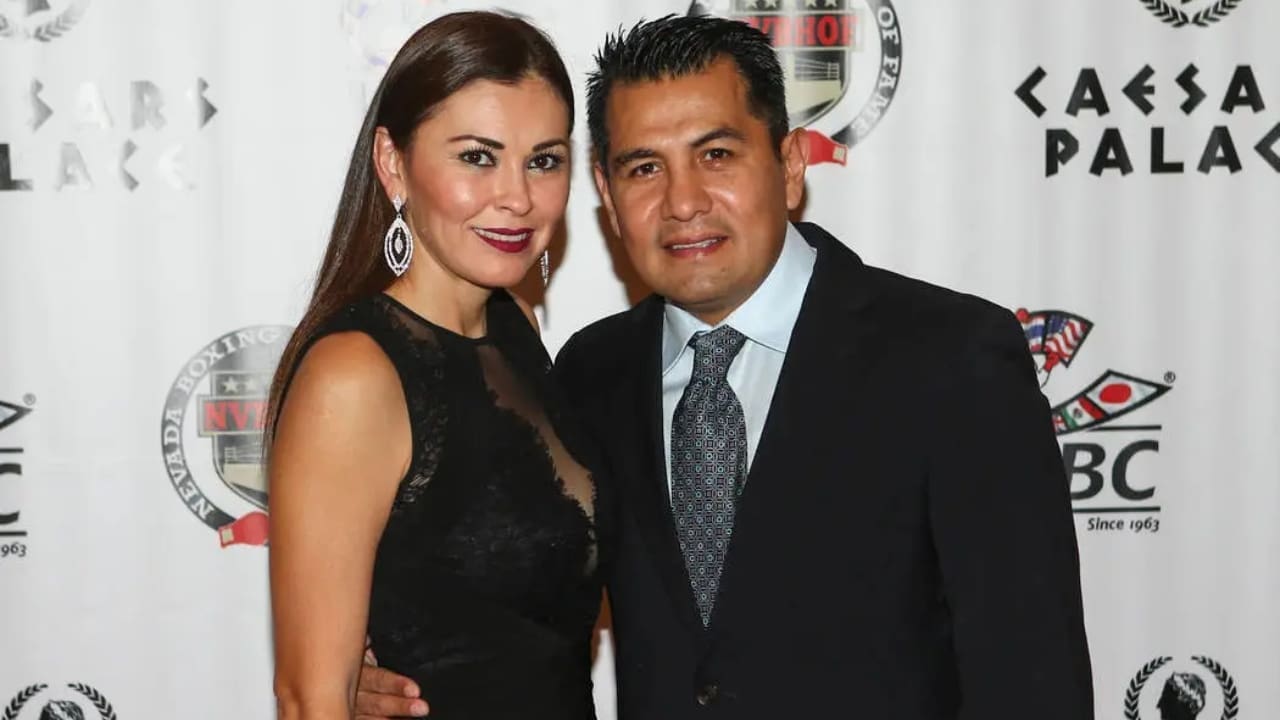 Marco Antonio Barrera is married to Sandra Barrera