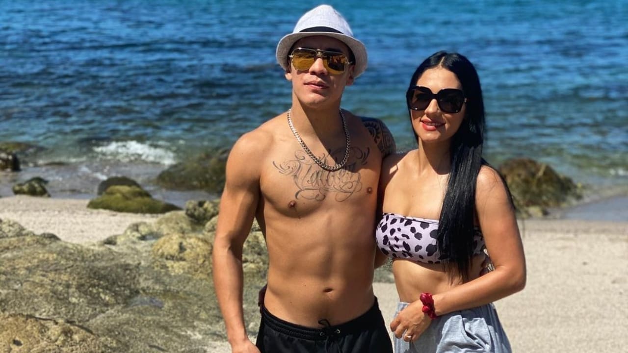 Oscar Valdez with girlfriend