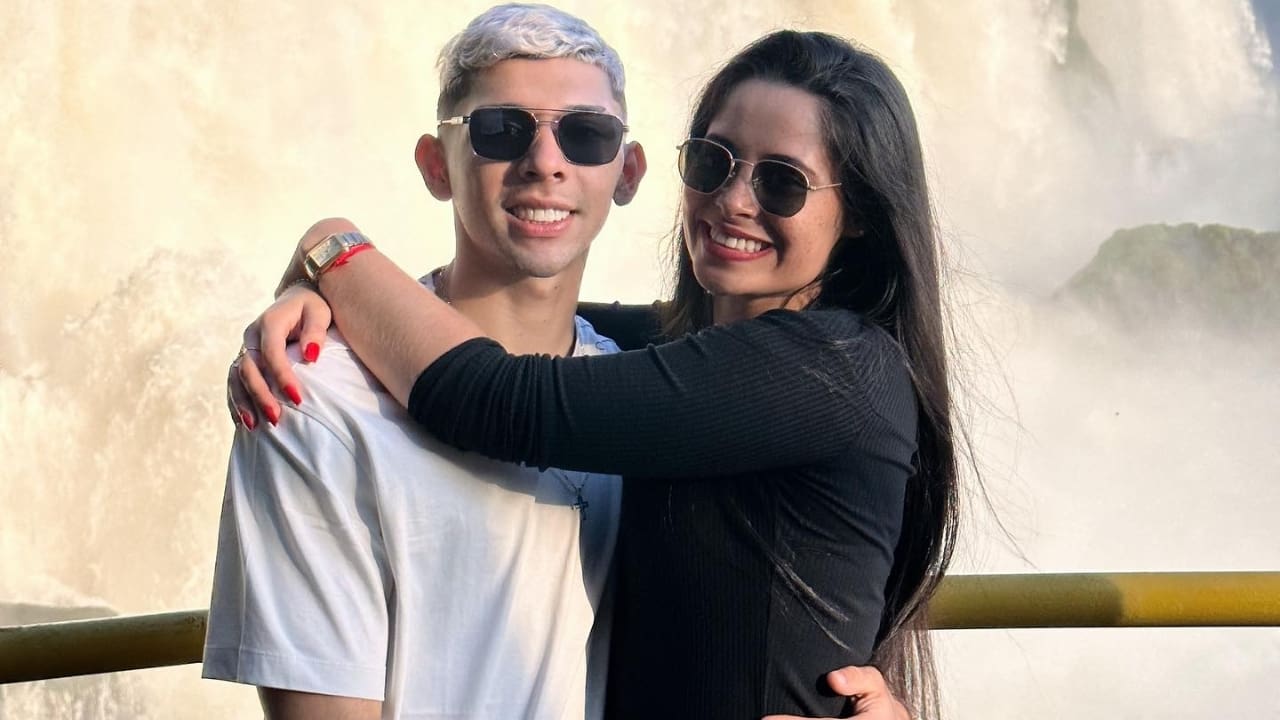 Julio Enciso Net Worth in 2026: Contract, Salary, Career Earnings Julio Enciso with Girlfriend Cinthia Rotela