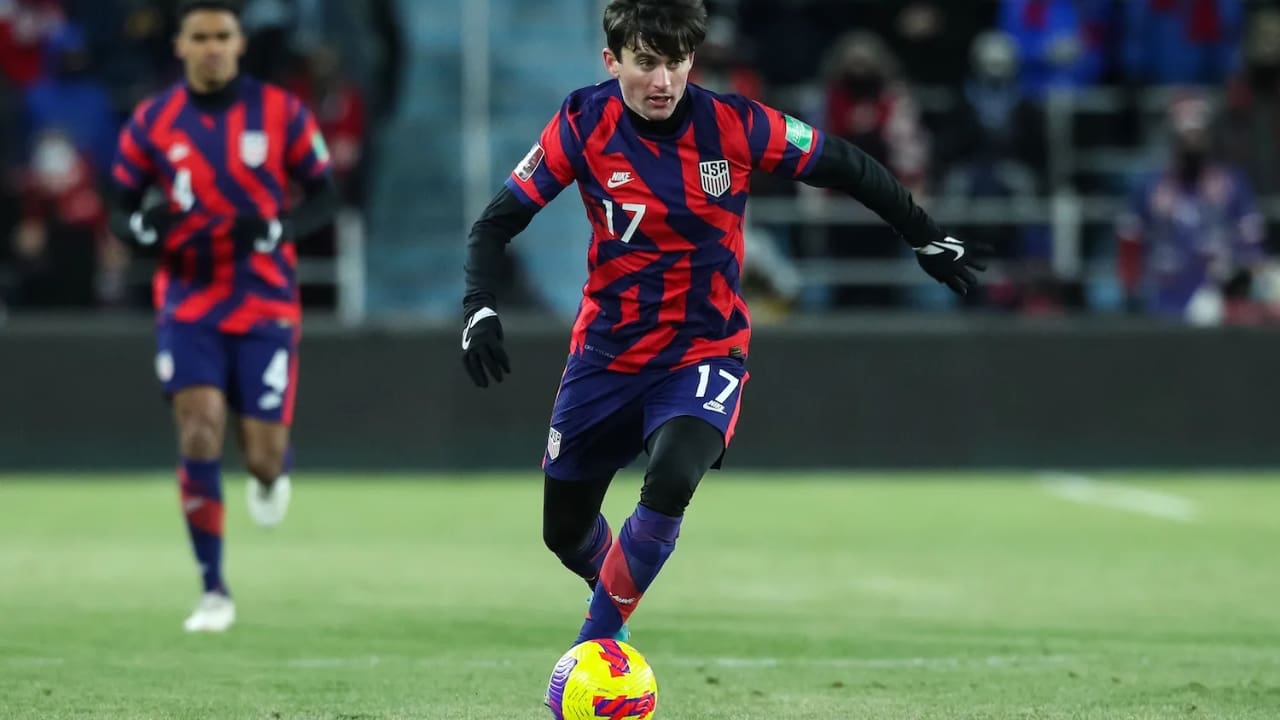 Luca de la Torre Biography