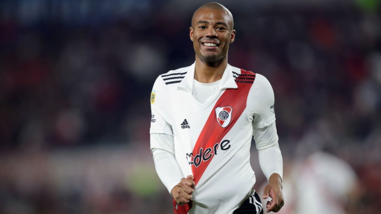 Nicolas de la Cruz Net Worth in 2026: Salary, Career Earnings, Contract, Stats Nicolas de la Cruz Biography