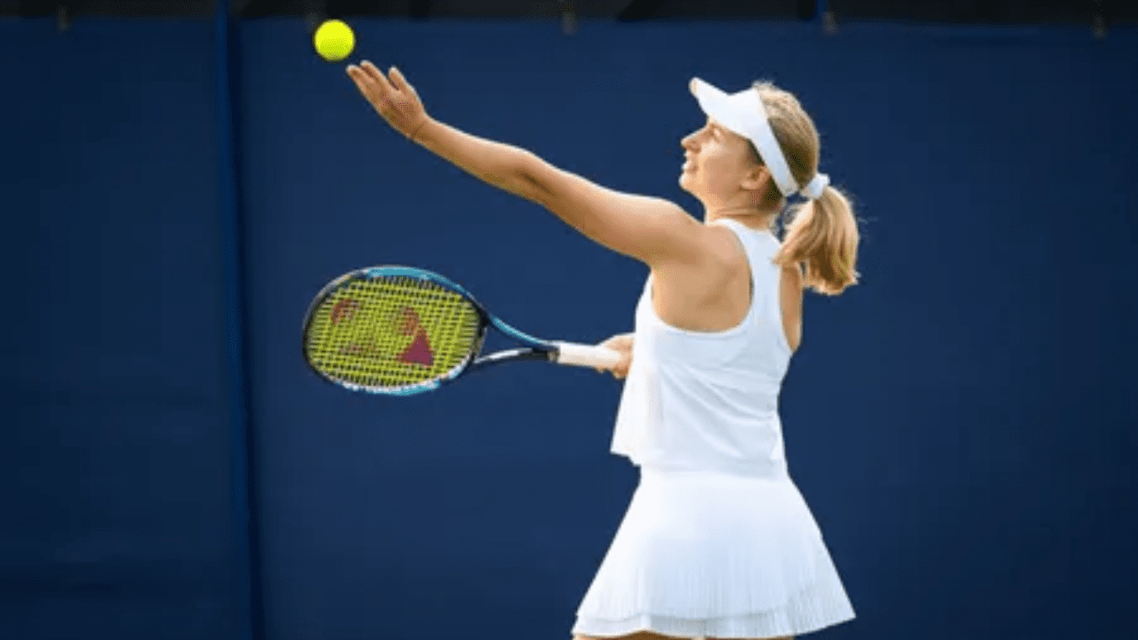 Daria Saville Biography