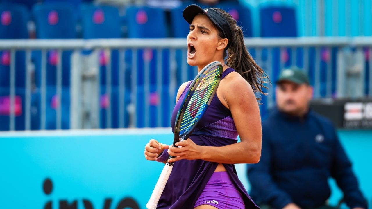 Maria Lourdes Carle Biography