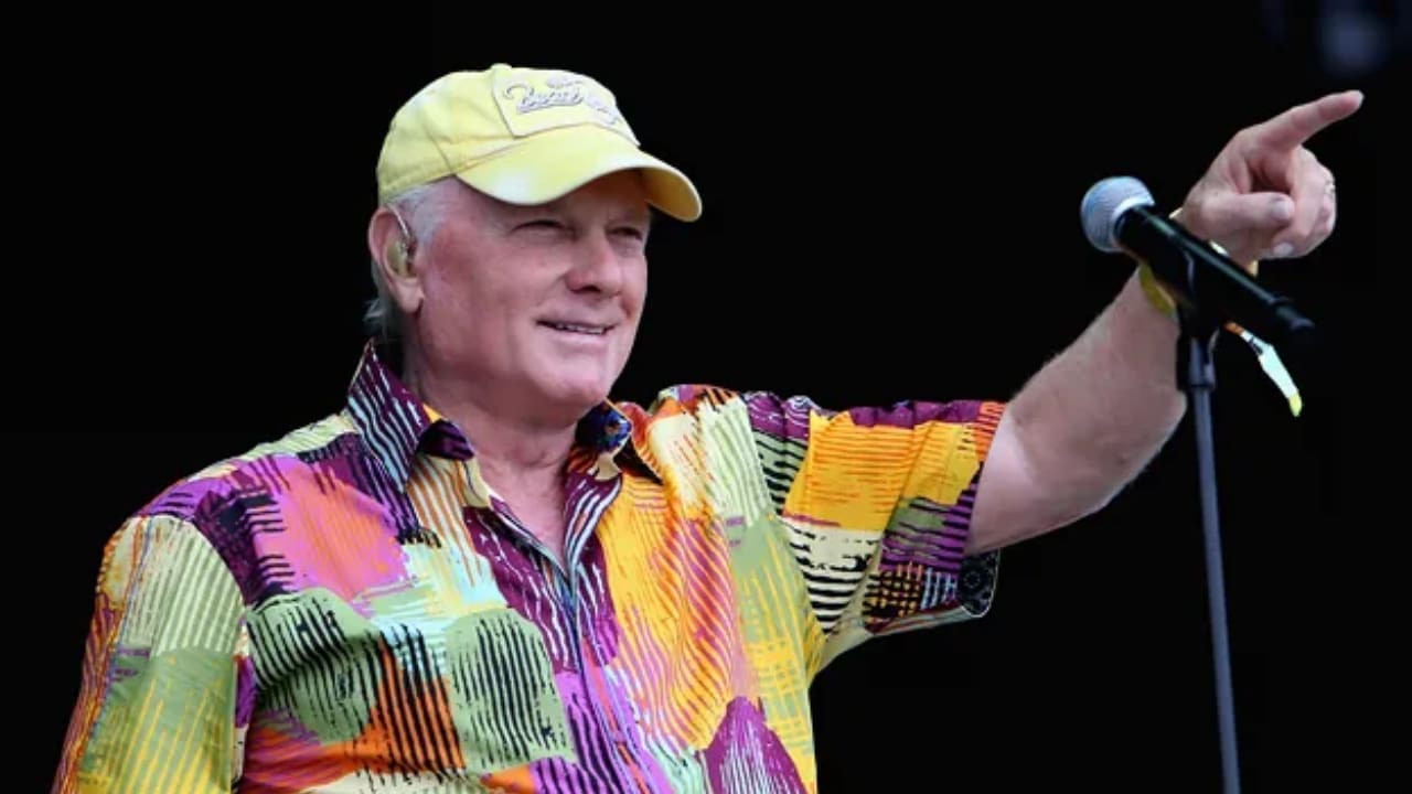 Mike Love Net Worth Details Mike Love Net Worth Details