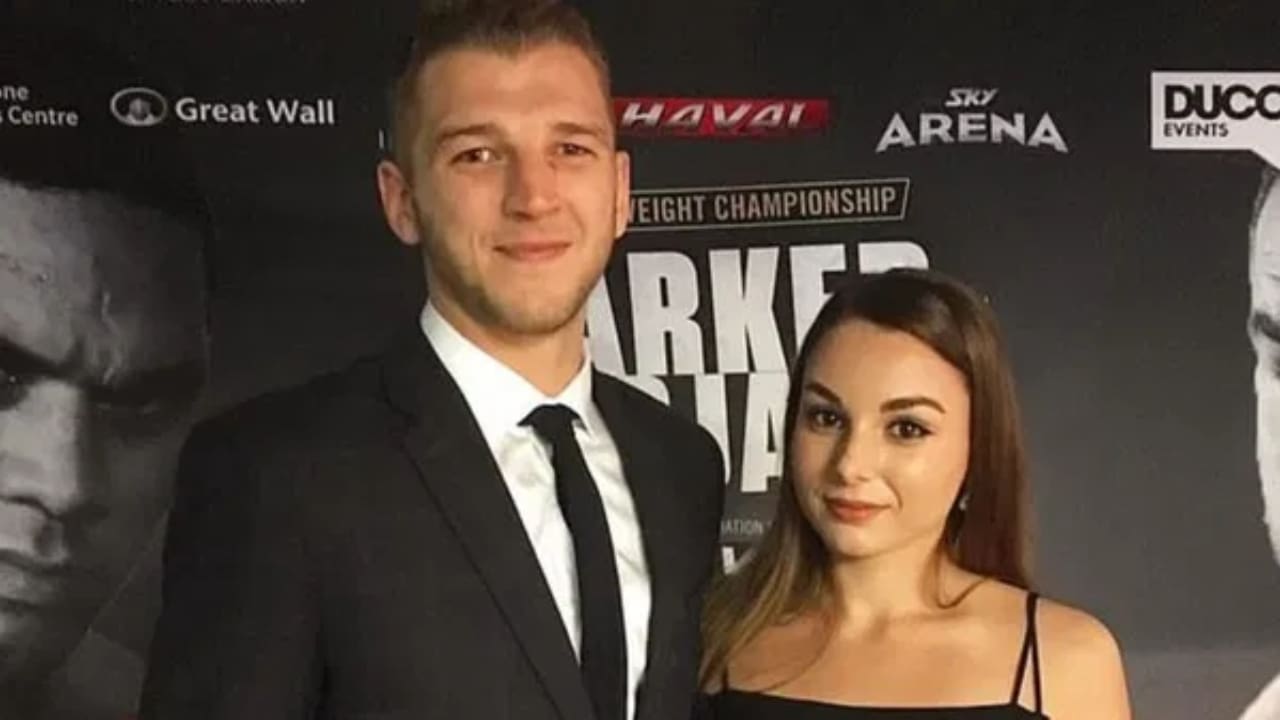Dan Hooker is married to Isabella Hooker