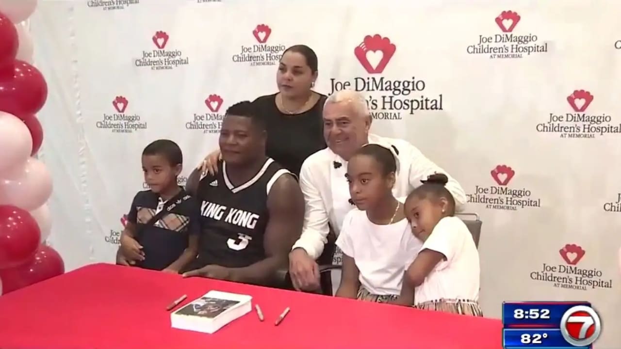 Luis Ortiz's with his family