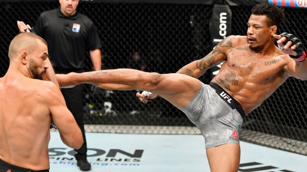 Alex Oliveira Biography