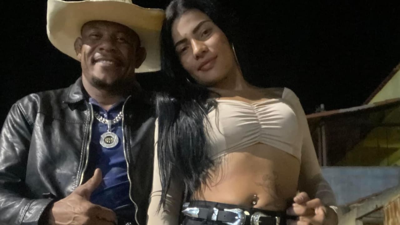 Alex Oliveira with his wife Mariana Cassiano