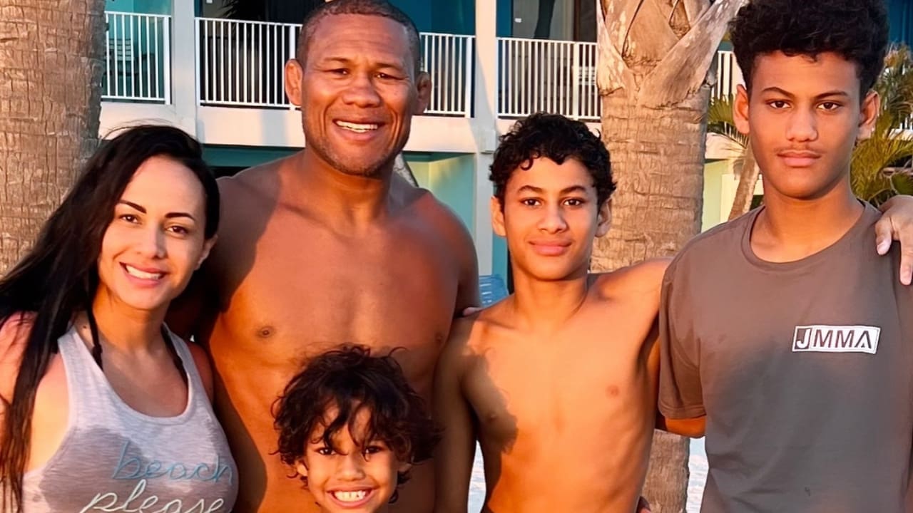 Ronaldo Souza with his wife Larissa Carvalho