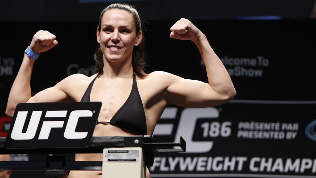 Alexis Davis Biography