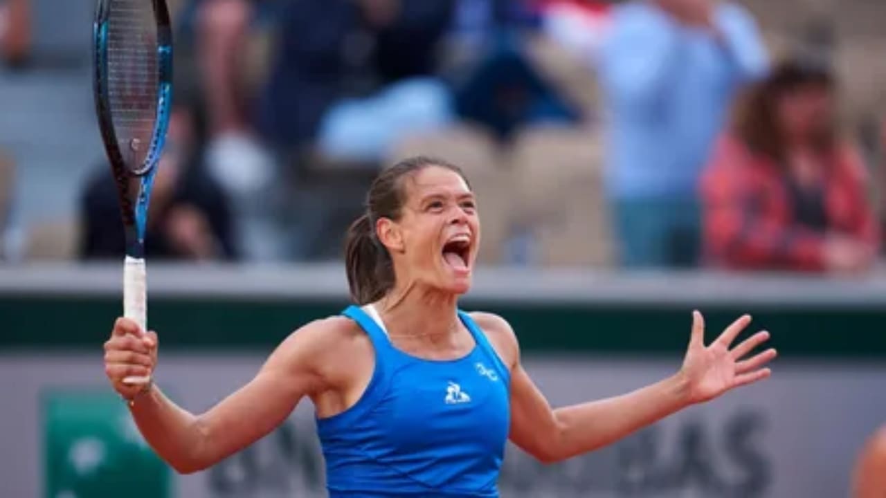 Chloé Paquet Biography