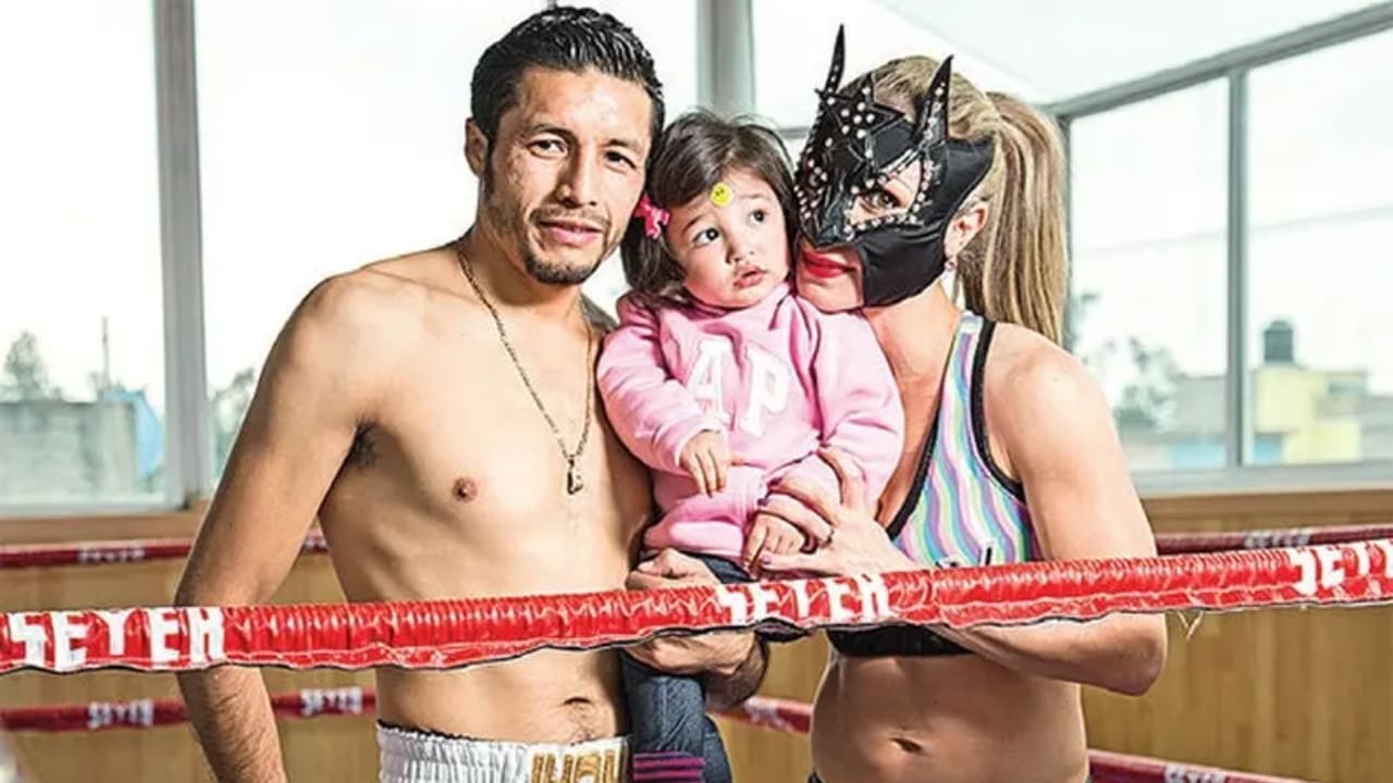 Jhonny González is married to Dulce García