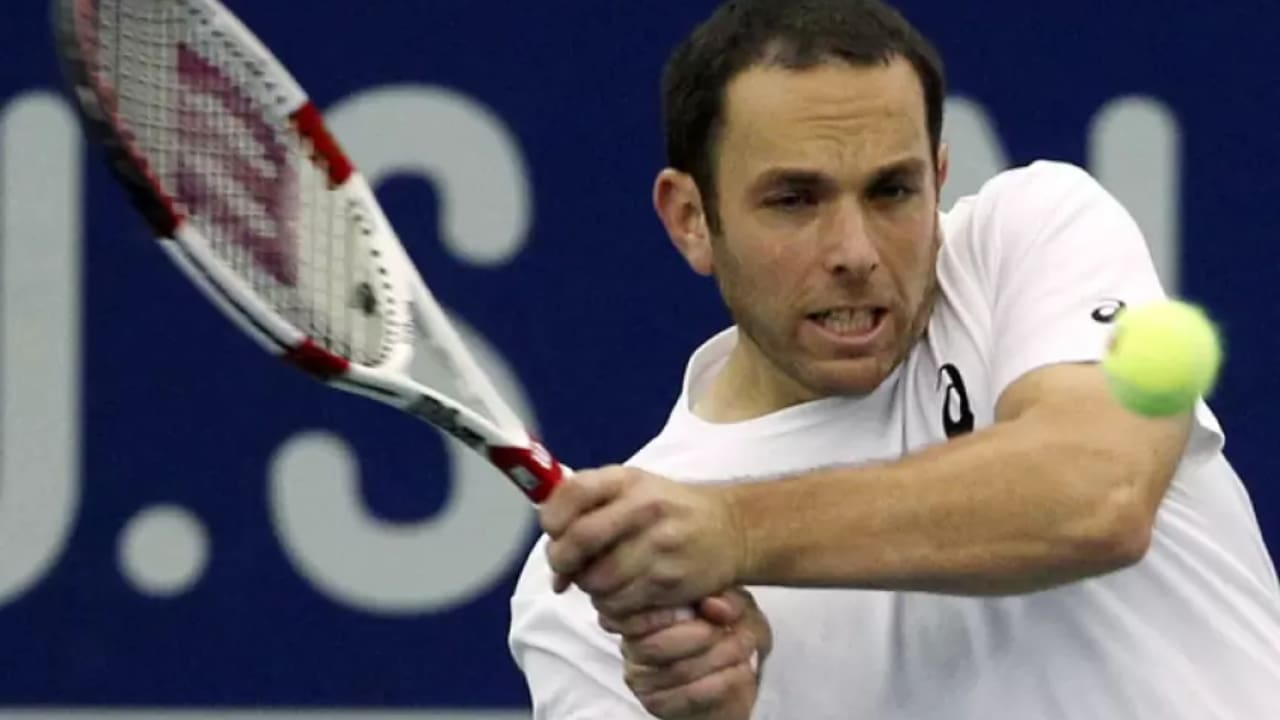 Scott Lipsky Biography