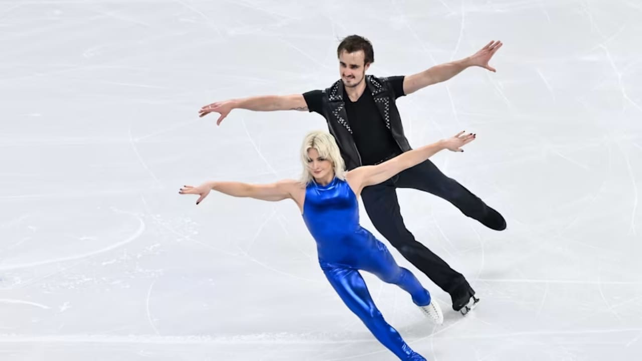 olivia smart Biography