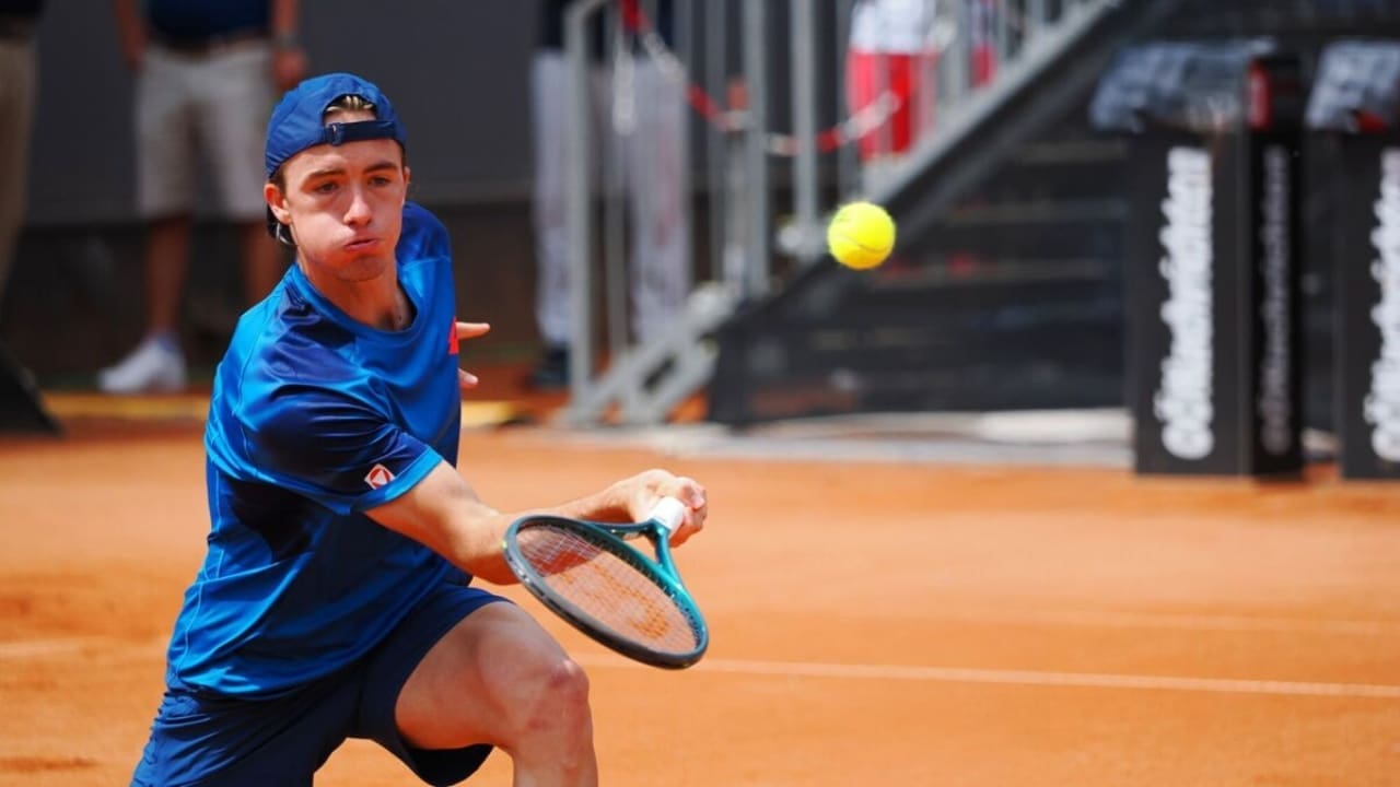 Lukas Neumayer’s Biography