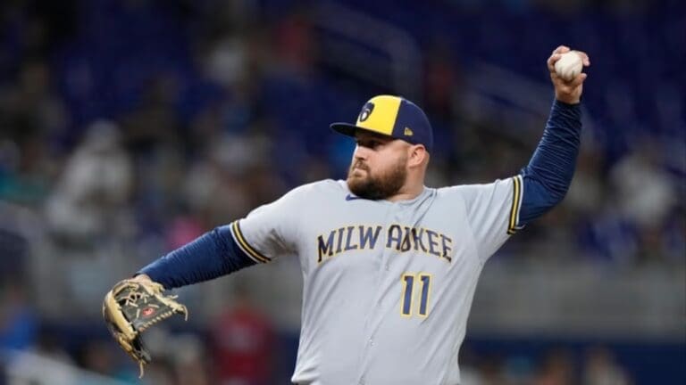 Rowdy Tellez's Net Worth Details