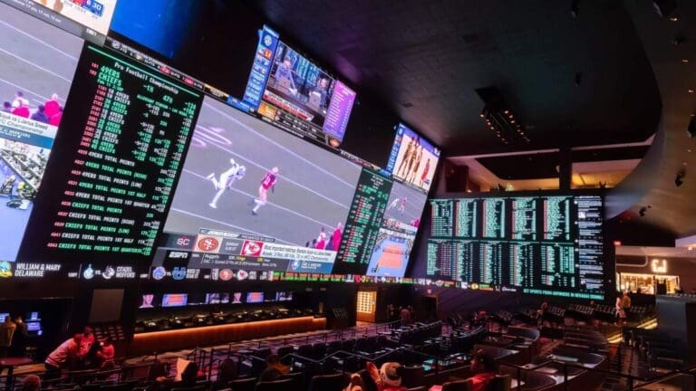 Strategies to Avoid Common Pitfalls and Make Money When Betting on Sports